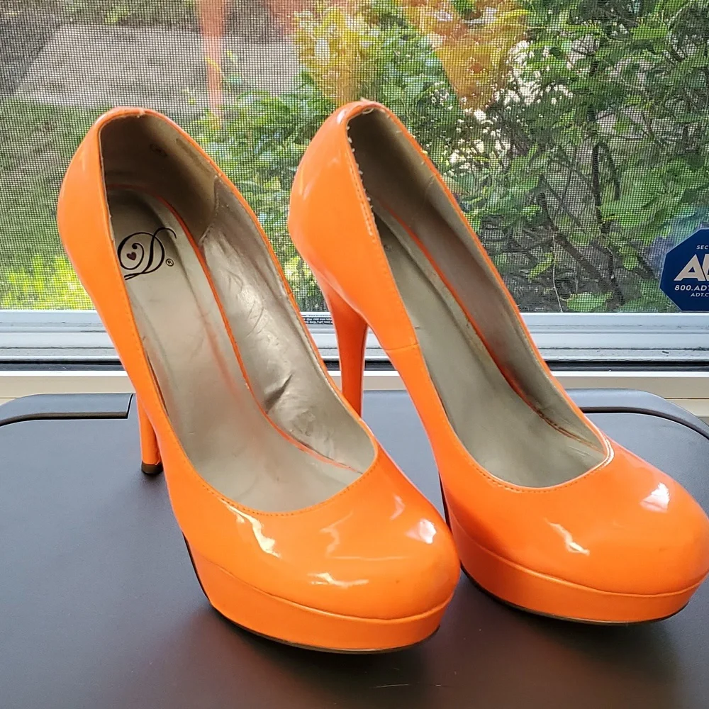 Patent leather platforms - Picture 2 of 5